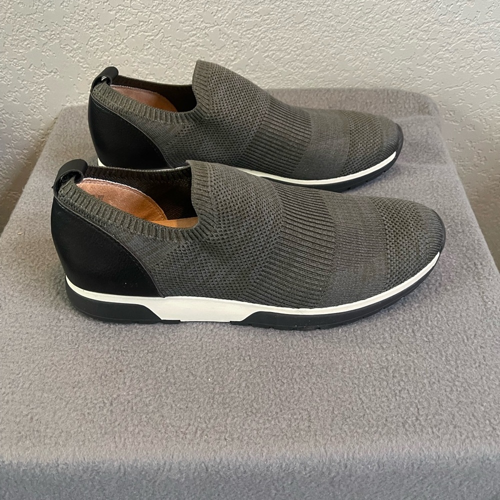 New in box women’s size 10W
